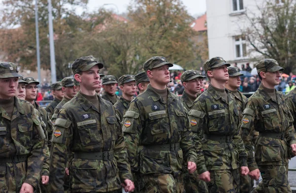 Europeiska Street Prag Oktober 2018 Studenter Militära High School Marscherar — Stockfoto