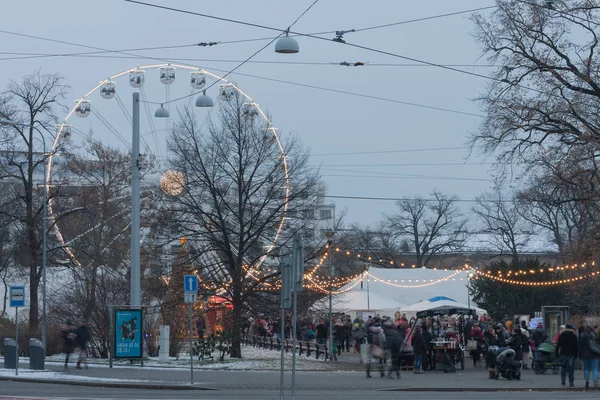 Brno República Checa Diciembre 2018 Rueda Ferris Navidad Plaza Moravia — Foto de Stock