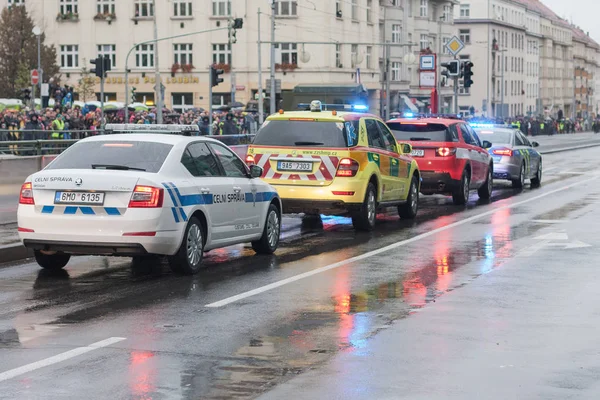 Митні офіцери і поліцейські робітники і фельдшерів і пожежної бриг — стокове фото