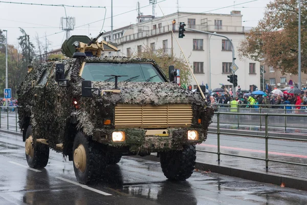 Легкая бронированная машина на военном параде в Праге, Чешский Репуб — стоковое фото