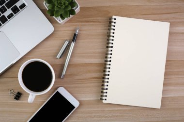 Üst Görünüm Ahşap Ofis Masası