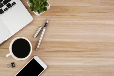 Üst Görünüm Ahşap Ofis Masası