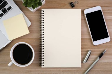 Üst Görünüm Ahşap Ofis Masası