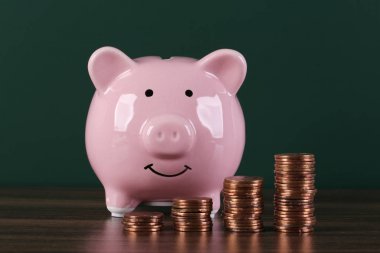 Büyüme Sikkeler ile Piggy Bankası