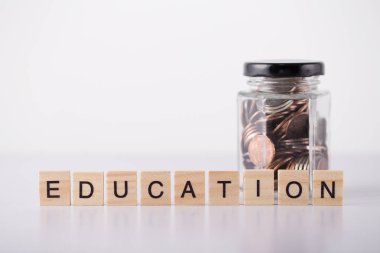 Eğitim Konsepti Sikke Şişesi