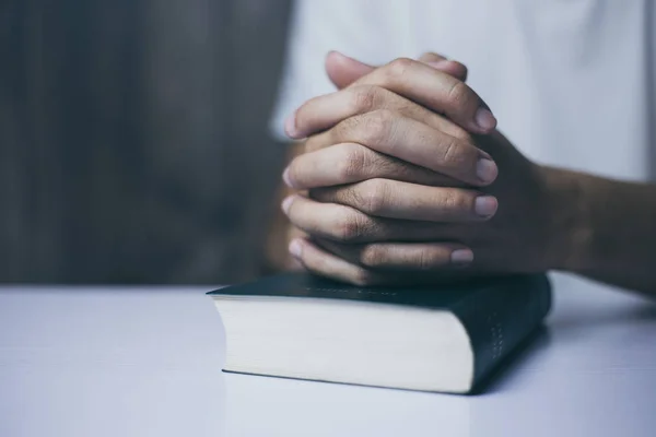 Praying — Stock Photo, Image