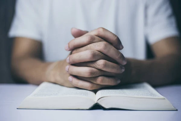 Praying — Stock Photo, Image