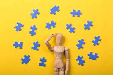 Bulmacalı Tahta Adam