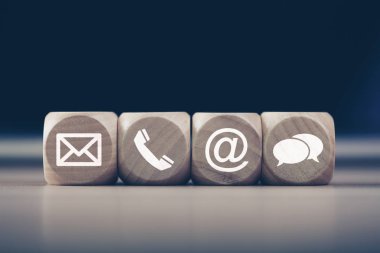 Web Sitesi Sayfası Bize Ulaşın veya Pazarlama Kavramı'na E-posta Gönder