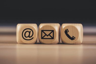 Web Sitesi Sayfası Bize Ulaşın veya Pazarlama Kavramı'na E-posta Gönder