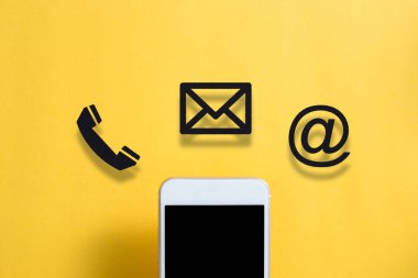 Müşteri hizmetleri çağrı merkezi bize ulaşın konsepti