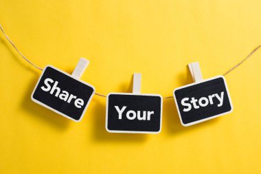 Küçük Tahtada Xxx Konsepti Çevrimiçi Asılı