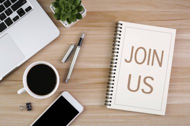 Top View Ofis Masa Masası'nda Bize Katılın Konsepti