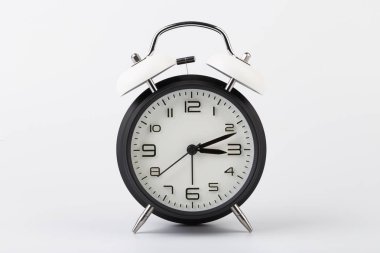 Alarm saati beyaza izole edildi