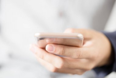 Mobil akıllı telefon kullanma