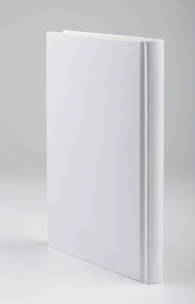 Livro branco em branco ou caderno isolado em branco — Fotografia de Stock