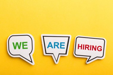 Biz Sarı Yalıtılmış Konuşma Balonu İşe