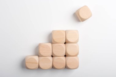 Büyüme Kavramı Blokları Beyaz Yalıtılmış