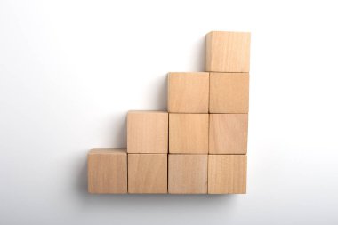 Büyüme Blokları Adımlar Beyaz Yalıtılmış