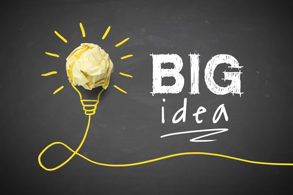 Koncepcja Big idea i innowacje z Paper Ball — Zdjęcie stockowe