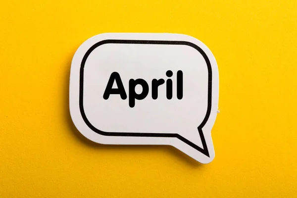 Nisan Konuşma Balonu Sarı Arkaplanda Izole — Stok fotoğraf