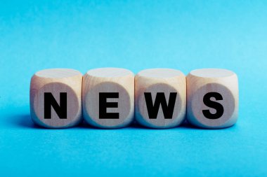 İş konsepti için Haber Metni Tahta Blokları.