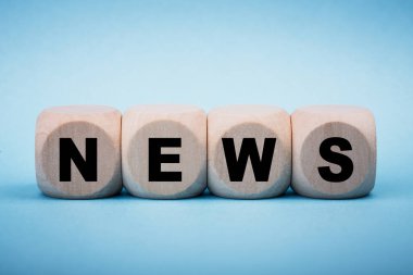 İş konsepti için Haber Metni Tahta Blokları.