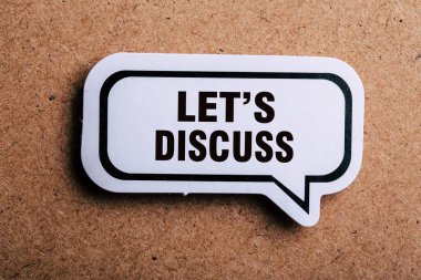 Kahverengi kağıda gölgeli konuşma baloncuğu izole edelim..