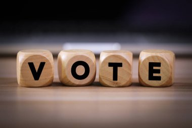 Oylama İş Konsepti Tahta Blokları.