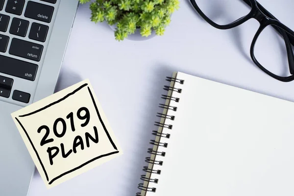 2019 Plan Concept Sticky Note Paper — Stock Photo, Image