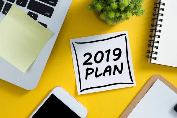2019 Plan Concept Sticky Note Paper — Stock Photo, Image