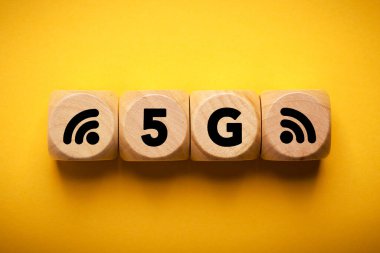 Kavram metni 5G olan dört tahta blok.
