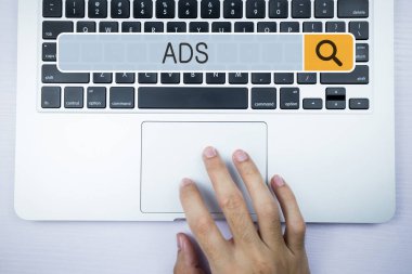 Ticari kullanım için reklam kavramı.