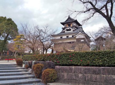 Inuyama city, Aichi Prefecture Japon bir kalede Inuyama kalesidir, Japan.The Kalesi 1537 inşa edilmiş ve sadece 12 Japon kaleler inşa önce Edo dönemi yaşayan biri.