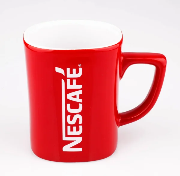 Lahore Gri Arkaplanda Kırmızı Nescafe Kupası Tanıtımı Stok Resim