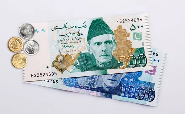 Beyaz arkaplanda Pakistan Para Birimi