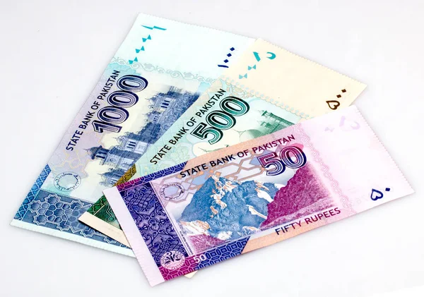 Beyaz arka planda Pakistan para birimi notu 