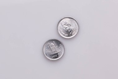 Beyaz arkaplanda Pakistan Para Birimi