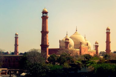 Lahore Pakistan 'daki Badshahi camii.
