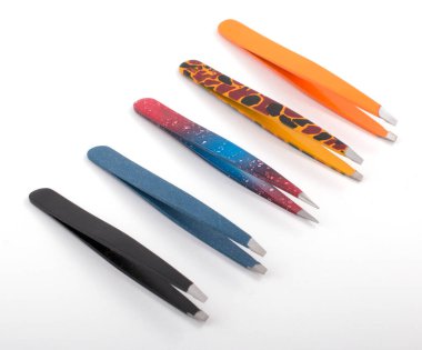 Beyaz arkaplanda berber araçları izole