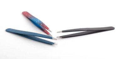 Beyaz arkaplanda berber araçları izole