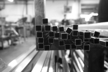 kullanılan arka plan için kare metal tüp özetini