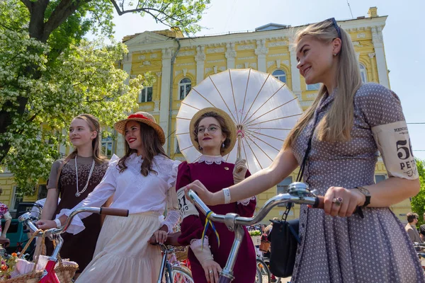 Kiev Ukraine May 2018 Girls Retro Clothes Participant Retrorace Start — Stock Photo, Image