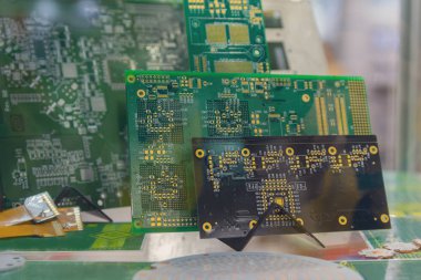 Baskılı devre kartları standında. Elektronik