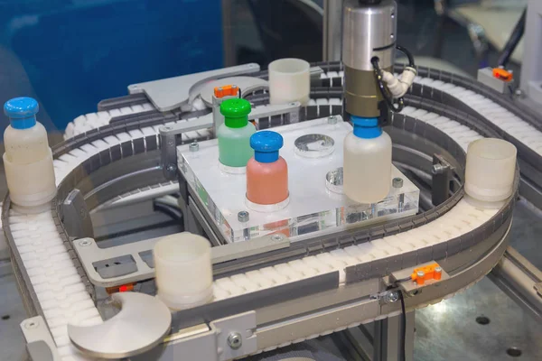 Robot Lavora Trasportatore Produzione Farmaci Settore — Foto Stock