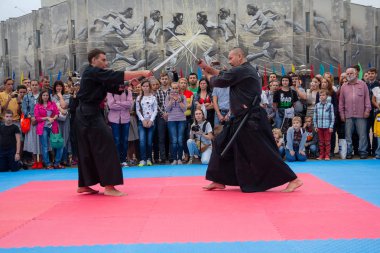 Kiev, Ukrayna - 07 Eylül 2018: Japon kılıç ustaları ustalık ve Festivali gün Japonya Ukrayna'da göster