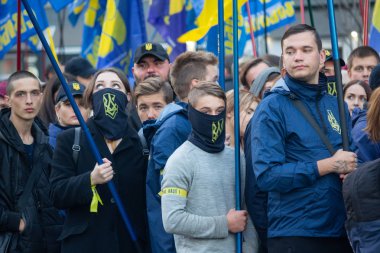 Kiev, Ukrayna - 14 Ekim 2018: Eylemciler, siyasi partiler ve kısmen bir tatil Anavatan gün savunucusu Mart'ta hareketleri