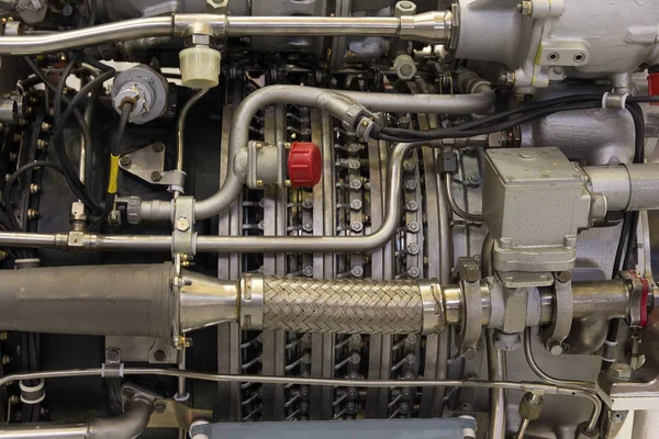 Uçak motoru standında ayrıntılarını kapatın. Sanayi