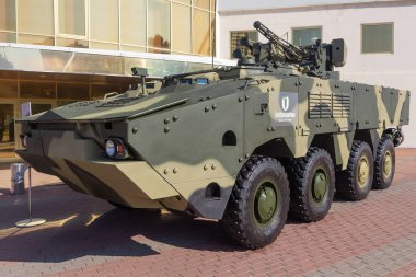 Kiev, Ukrayna - 10 Ekim 2018: Zırhlı personel carrierf Btr-4 silah ve güvenlik Fuarı nda Ukrayna üretim 