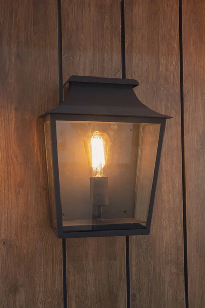 Lanterna Elétrica Estilo Retro Pendurado Parede Interiores — Fotografia de Stock